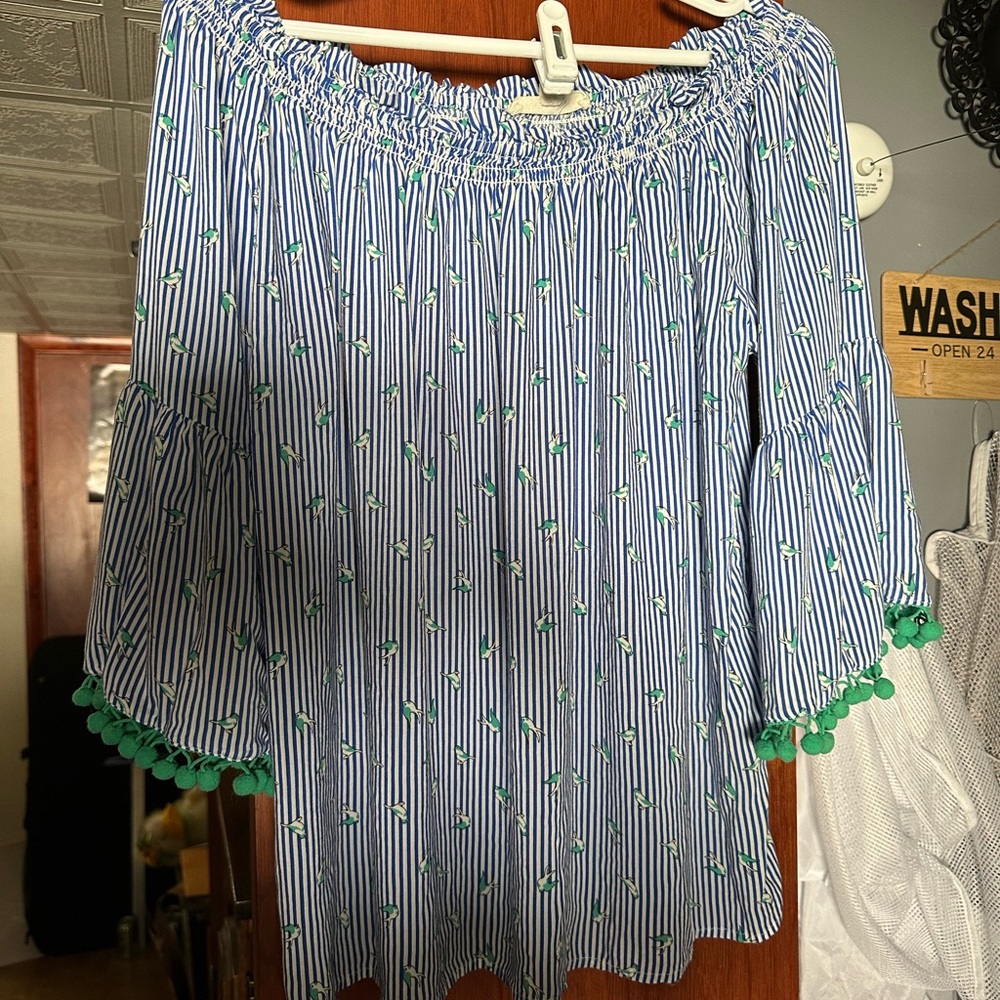 Bell sleeve shirt